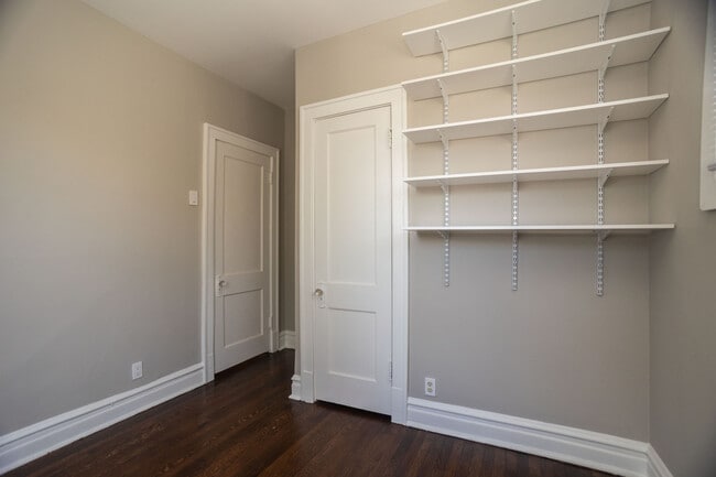 Building Photo - 2037 W Estes Ave