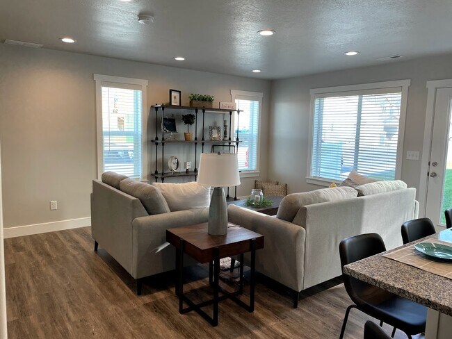 Building Photo - 4067 S 2800 W