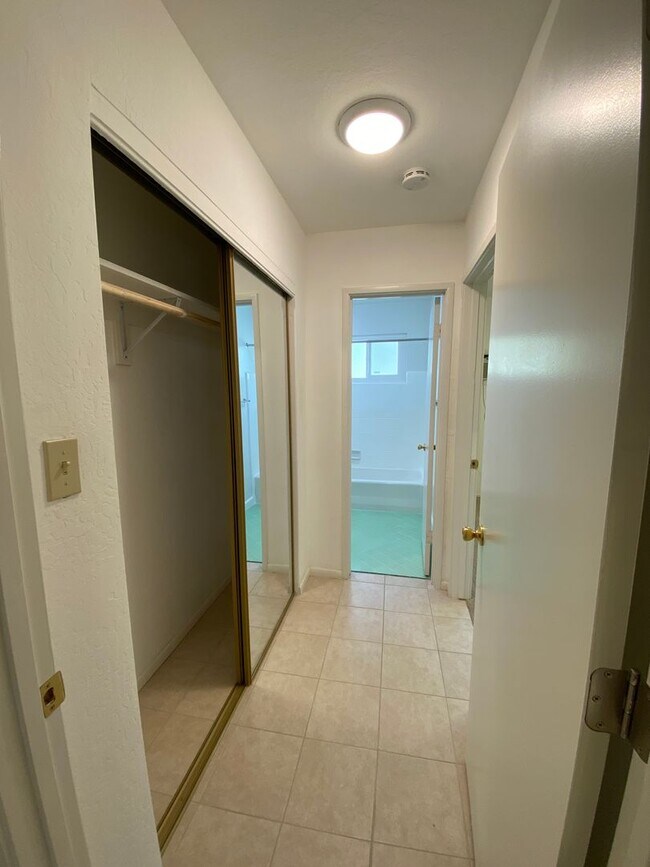 Interior Photo - 616 Sacramento