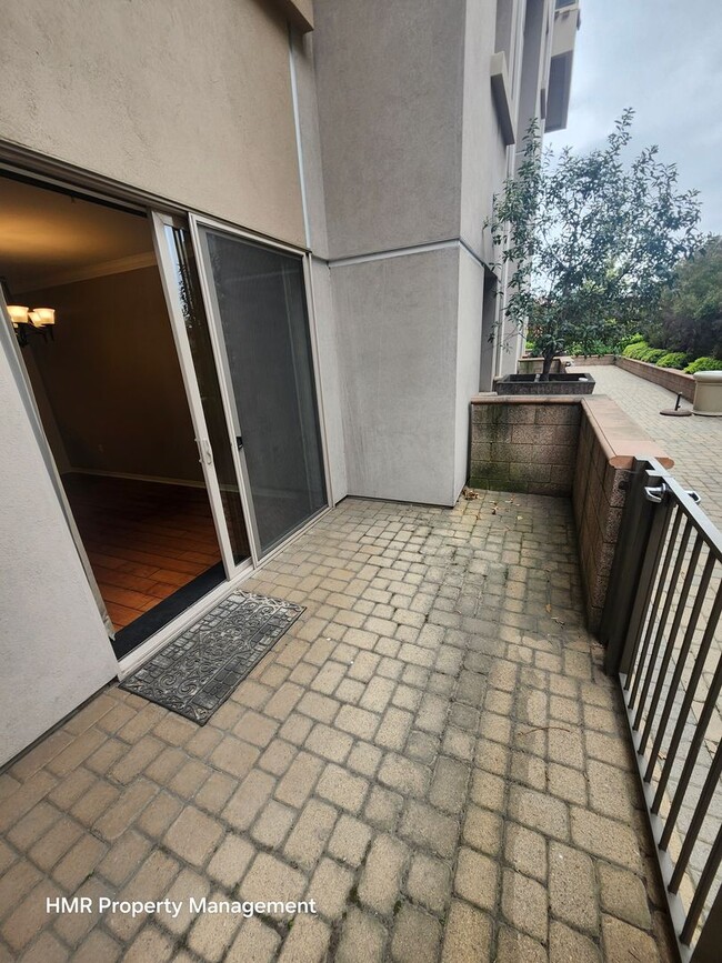 Building Photo - 2 bed 2.5 bath condominium at Lake at Waln...
