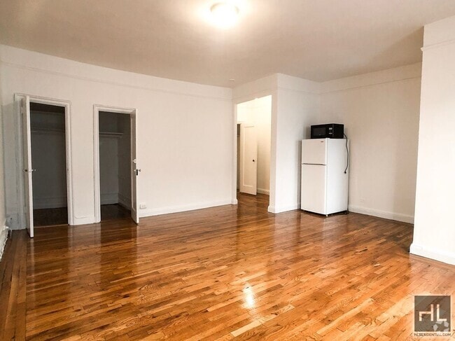 Building Photo - 401 E 58th St