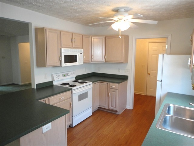 Building Photo - 9244 Sawgrass Dr