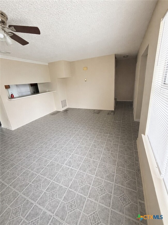 Building Photo - 1813 Cedarhill Dr