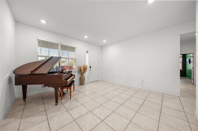 Building Photo - 7664 SW 63rd Ln Rd