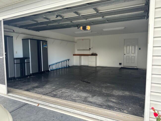 Building Photo - 17598 SE 95th Cir