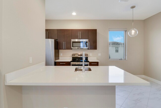 Building Photo - 5029 Grandiflora Rd