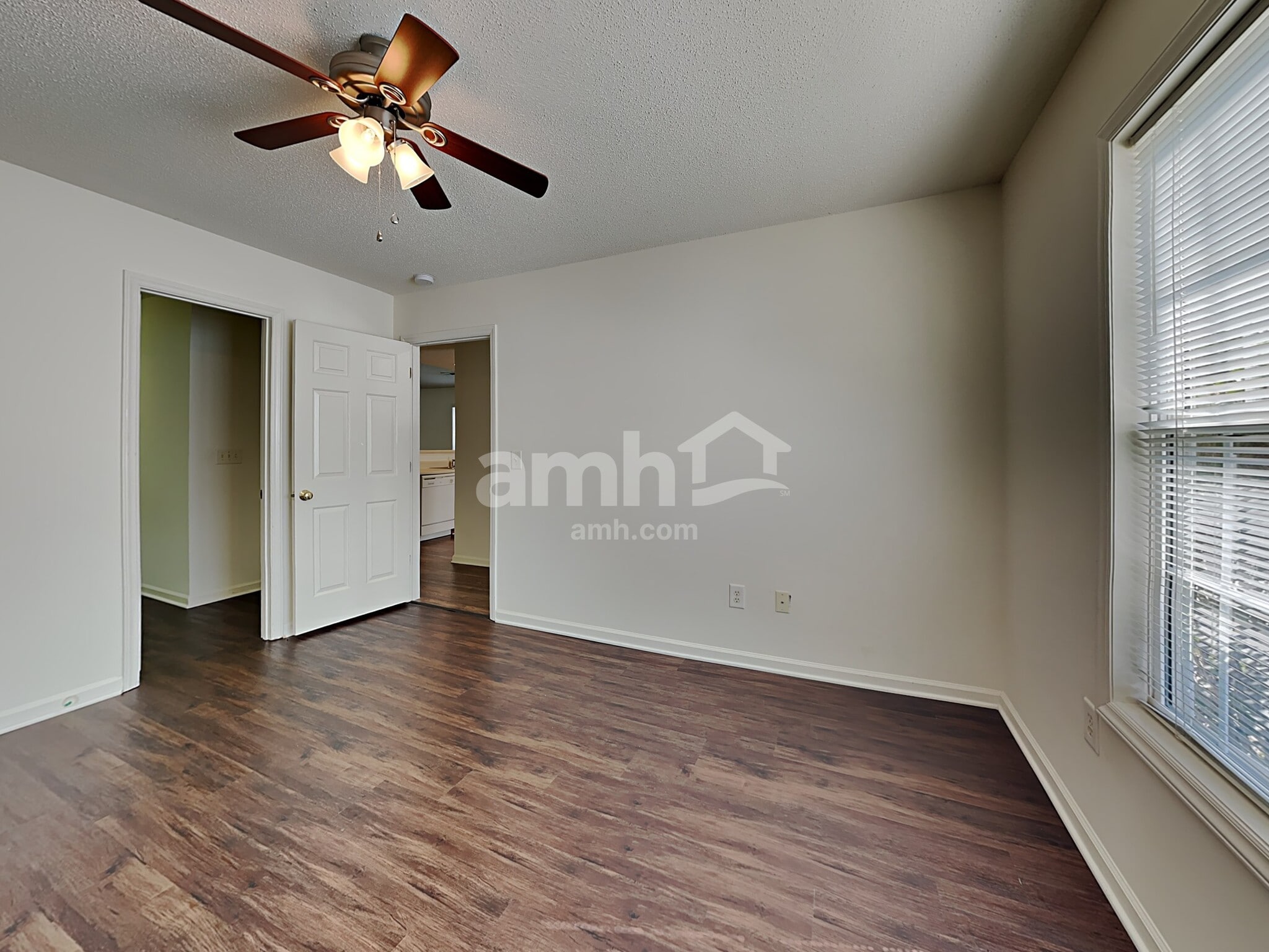 Building Photo - 5815 Regent Village Dr