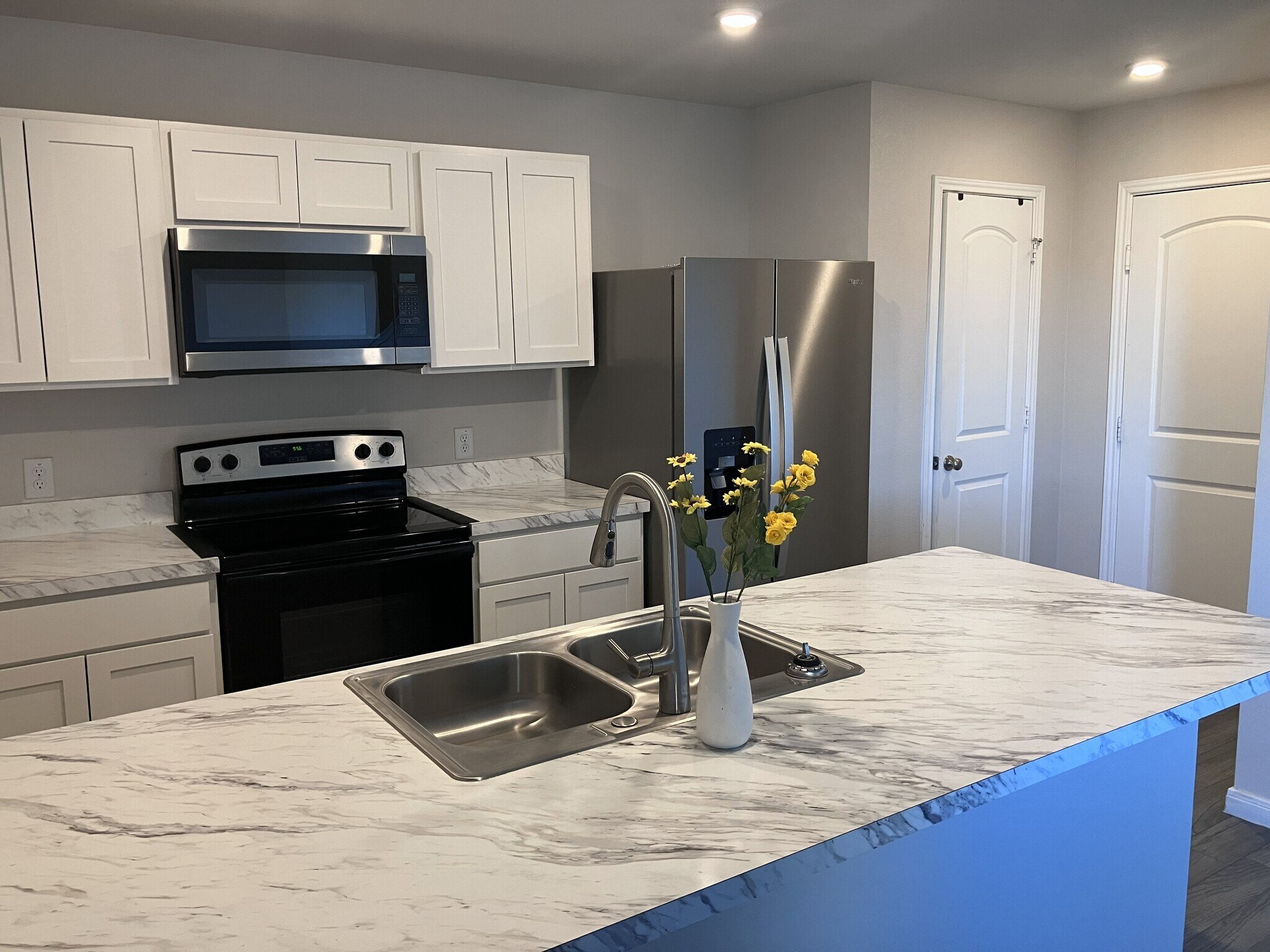 Building Photo - 1324 Mill Mtn