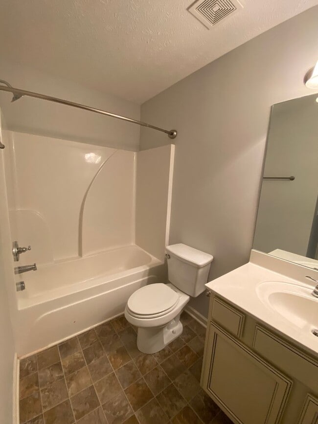 Building Photo - The Villas at Evergreen Farms / 3 Bedroom / 3 Bathroom / Fenced Patio / 1 car garage