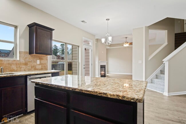 Building Photo - 85 Mary Jane Ln