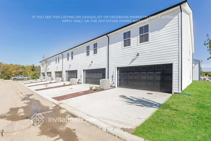 Building Photo - 175 Maybrook Dr
