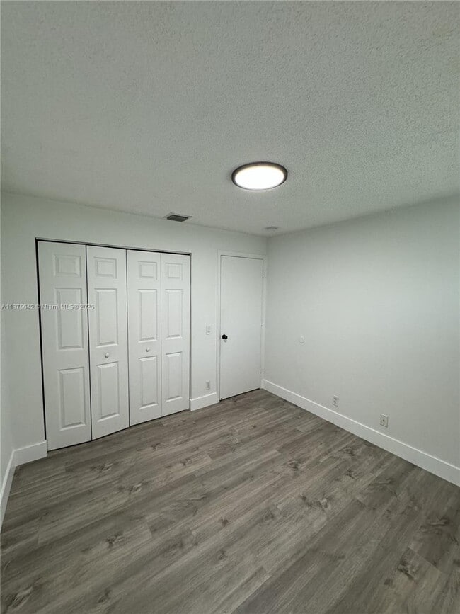 Building Photo - 4136 Pine Ridge Ln