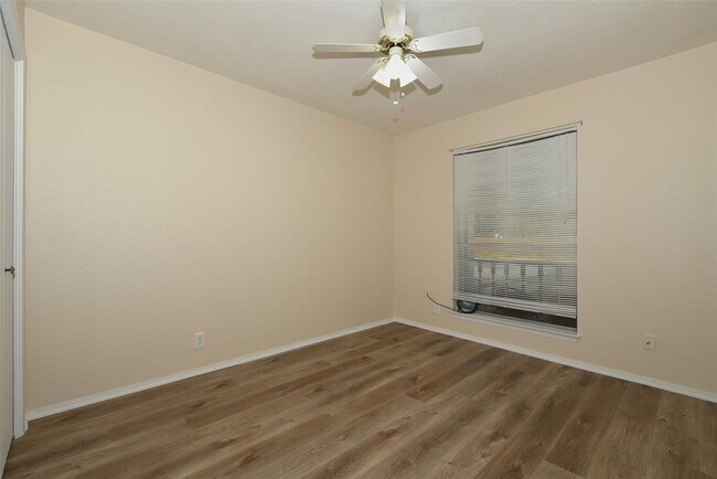 Building Photo - 410 Splitrock