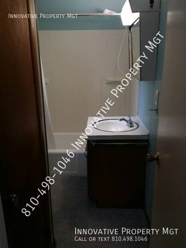 Building Photo - 1097 Bridge St