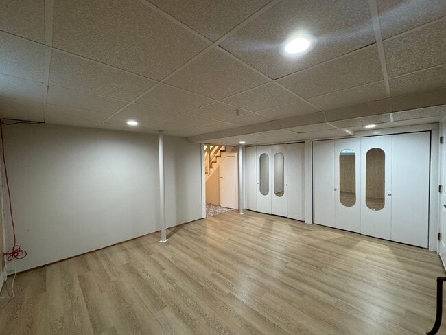 Building Photo - 20 Northwoods Cir