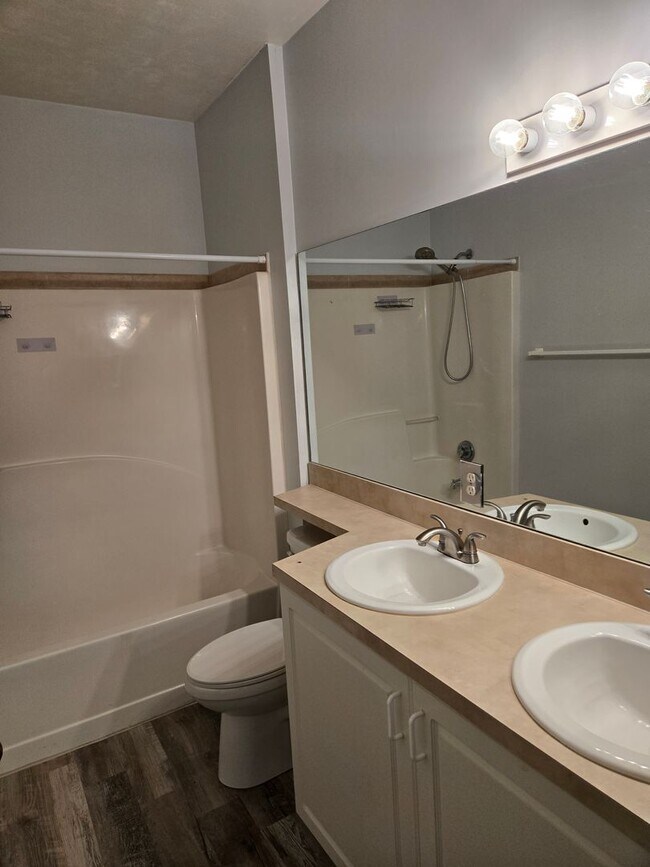 Building Photo - 3 Bedroom/ 2 Bath home at The Greens at West End