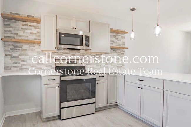 Building Photo - 935 Hayden Dr