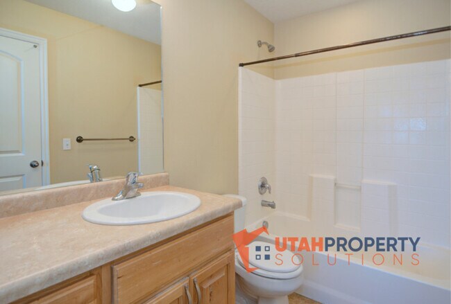 Building Photo - 11763 Currant Dr