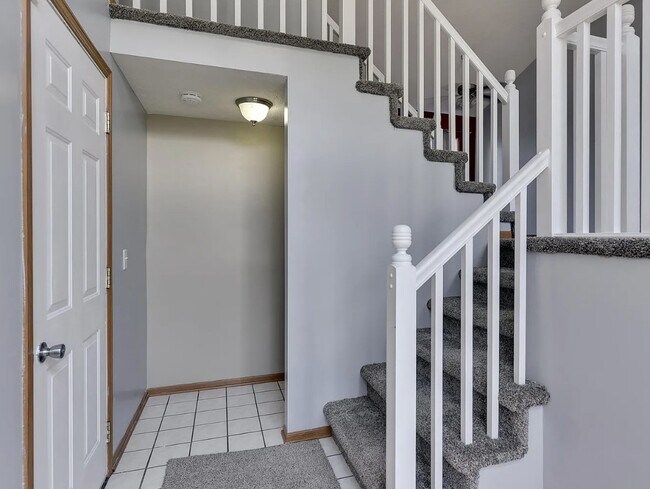 Building Photo - 7910 Redick Ave