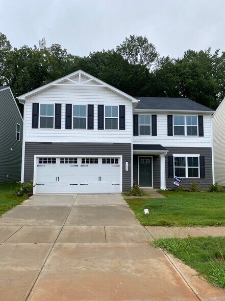 Primary Photo - Room in House on Rustling Pines Ct