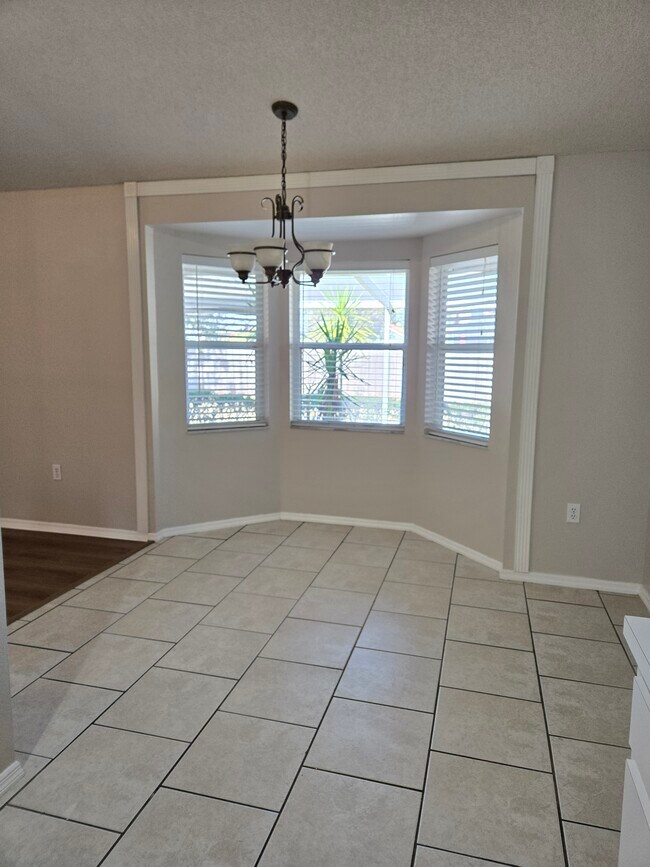 Building Photo - 3543 Diamond Terrace