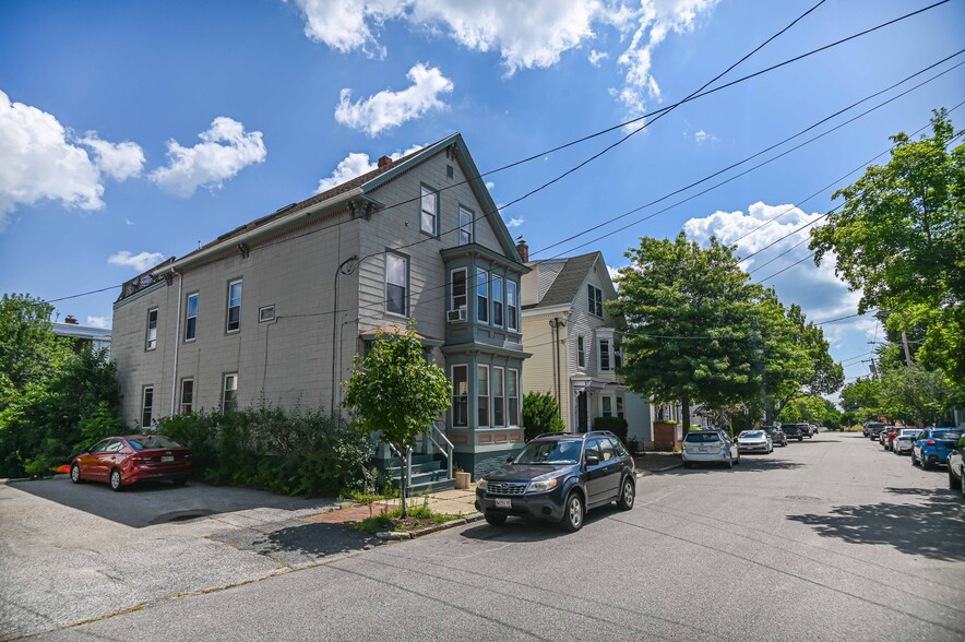 Exterior of Building - 95 Beckett St