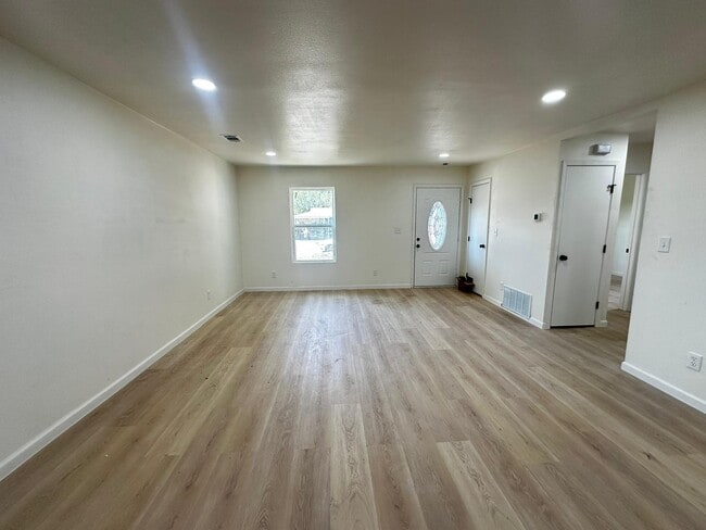 Building Photo - 1712 Brake Dr