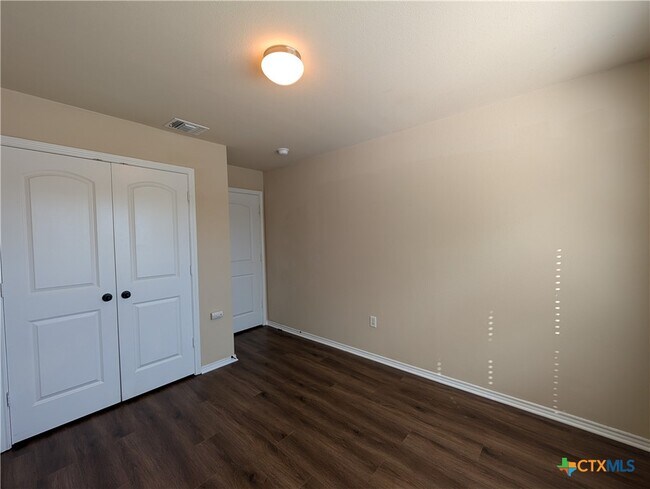 Building Photo - 957 Brown Rock Dr