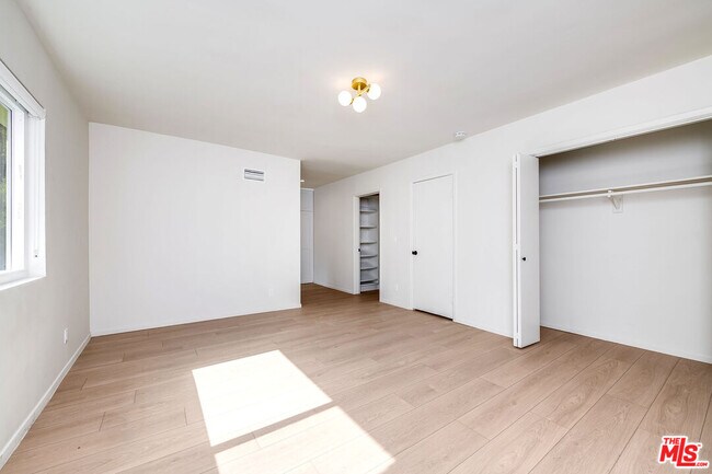 Building Photo - 3643 Ballina Canyon Rd