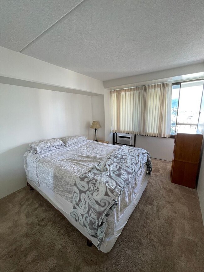 Building Photo - 2 Bed 2 Bath 1 Parking at Marco Polo Apart...