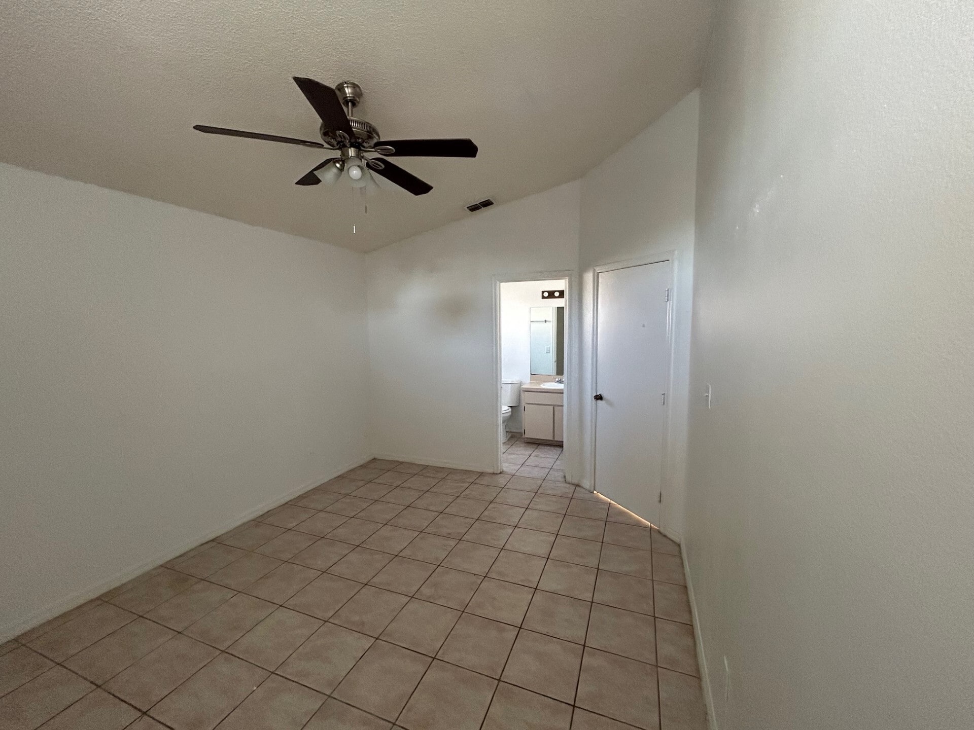 Building Photo - 306 San Gabriel St