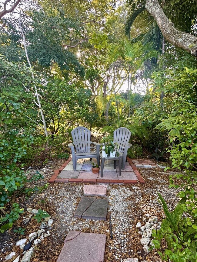 Building Photo - 7940 SW 55th Ave