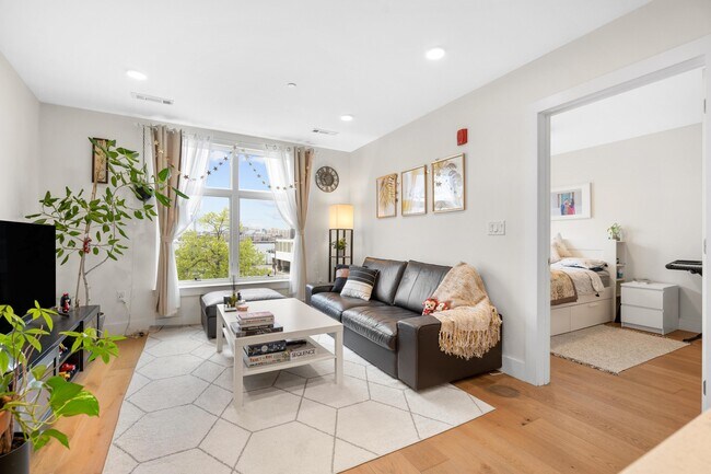 Living Area - 250 Meridian St