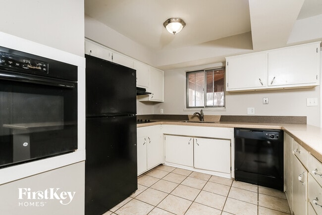 Building Photo - 1510 Fenwick Ct