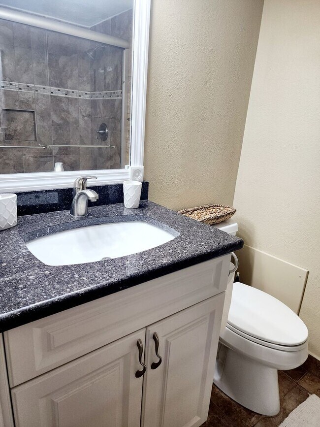 Building Photo - High Season Rental on Siesta Key at Turtle...