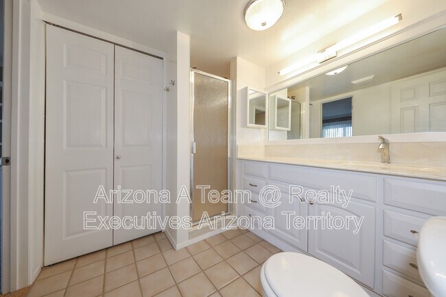 Building Photo - 3940 E Timrod St