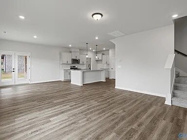 Building Photo - 113 Striker Ln