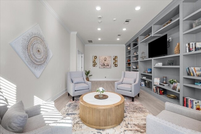 Building Photo - 540 Hobbs Rd