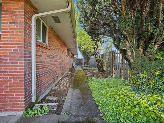 Building Photo - CHASD02