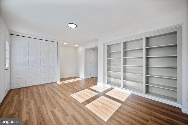 Building Photo - 6909 Doublebrand Ct