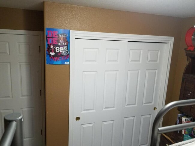 Building Photo - 835 Kane Dr