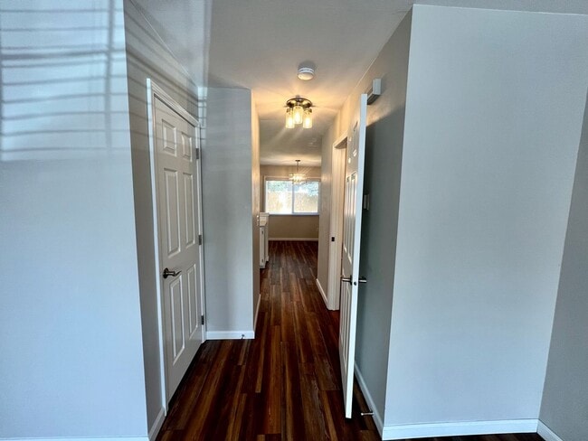 Building Photo - Gorgeous 2 Bed 1.5 Bath Condo For Rent