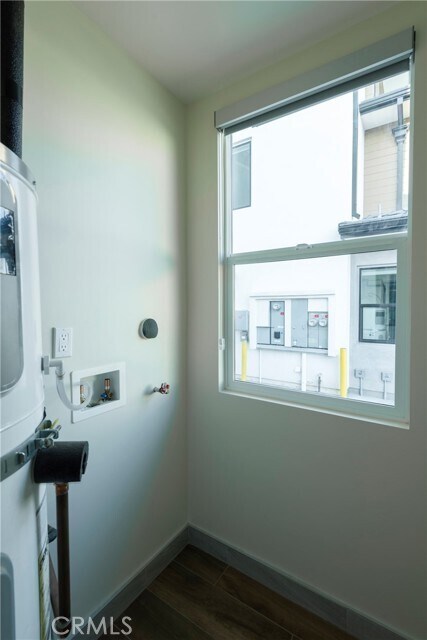 Building Photo - 5922 Encinita Ave