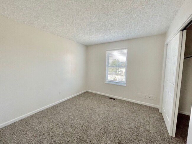 Building Photo - Renovated 2 Story Briargate Home with 3 Be...