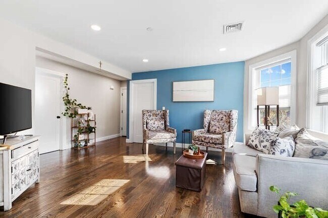 Building Photo - 22 Victor St