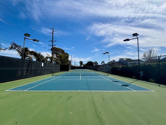 Building Photo - 437 Reed Way