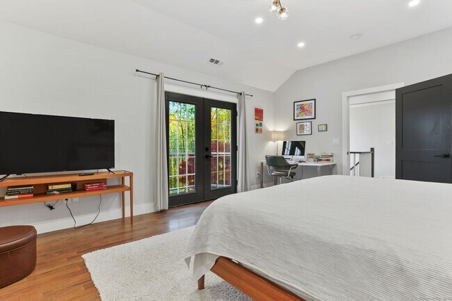 Building Photo - 58 Big Trail