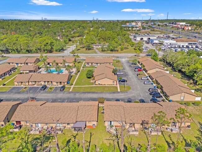 Building Photo - 7124 Barclay Ave