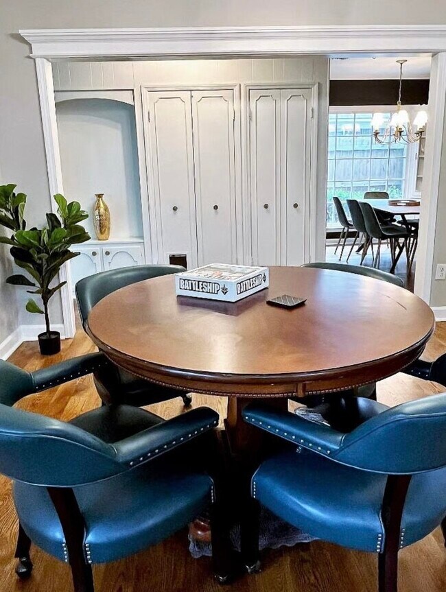 Building Photo - 1077 S Perkins Rd