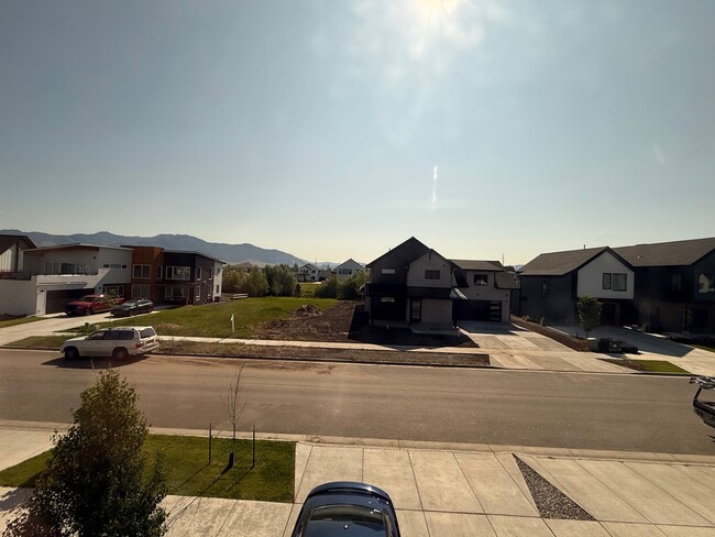 Building Photo - 1401 Windrow Dr